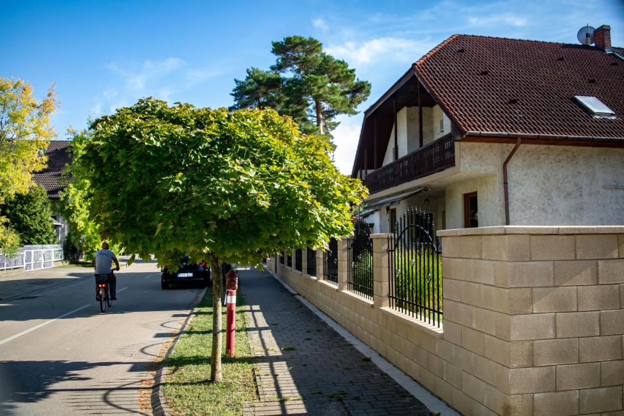 Zsolnay Apartman Siofok Bagian luar foto
