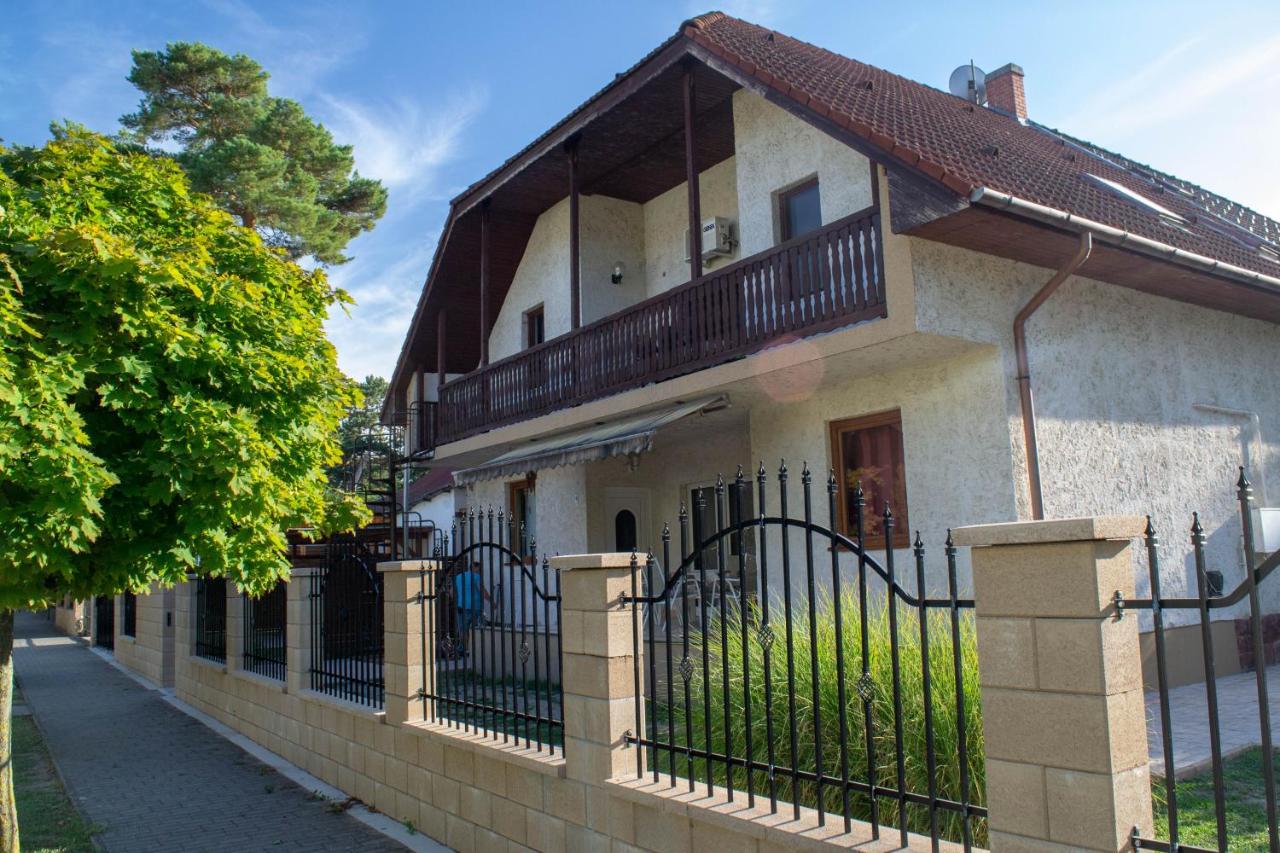 Zsolnay Apartman Siofok Bagian luar foto